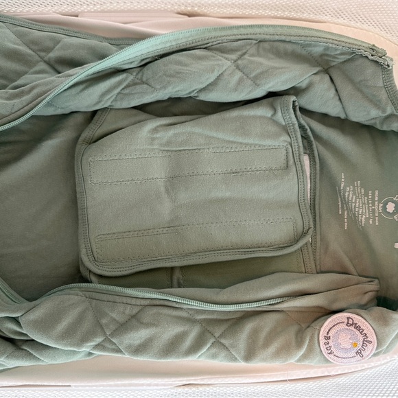 NWOT Dreamland Baby Weighted Sleep Swaddle in Sage Green - Picture 13 of 15